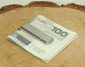 Stylowy klips na banknoty Nomination Italy 028350 007 z kolekcji Strong Diamond Geometric. Stal szlachetna z czarnymi elementami, zdobiony diamentem 0,005 ct. 6.jpg